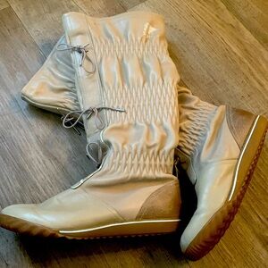 Sorel Cream and Tan Winter Boots